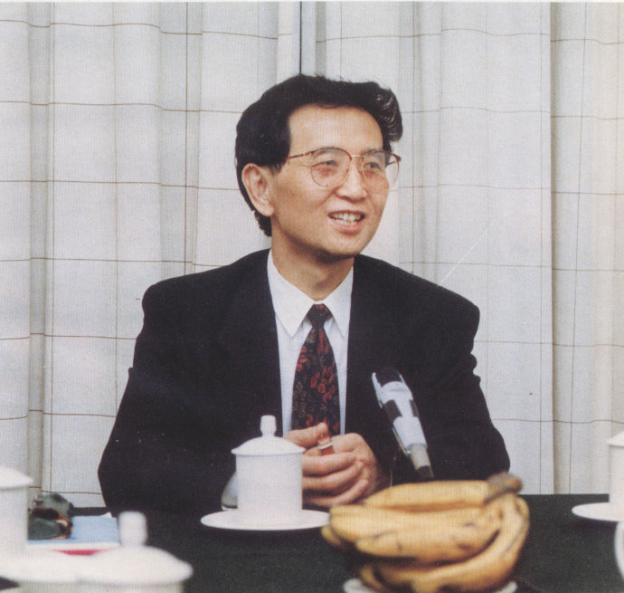 003uMWNozy6KSCLYv6Be5&690.jpg