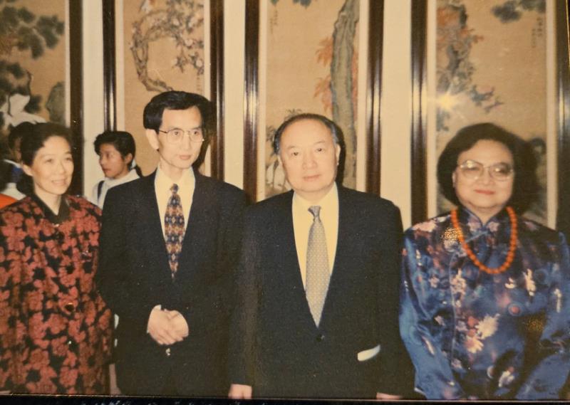 严新老师与驻美大使四.jpg