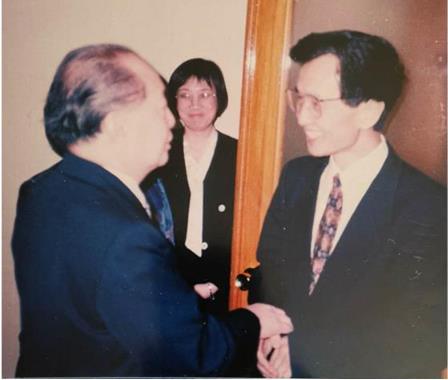 严新老师与驻美大使一.jpg